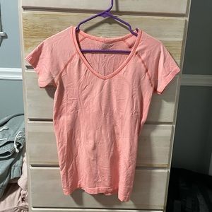 Lululemon peach swiftly vneck shirt